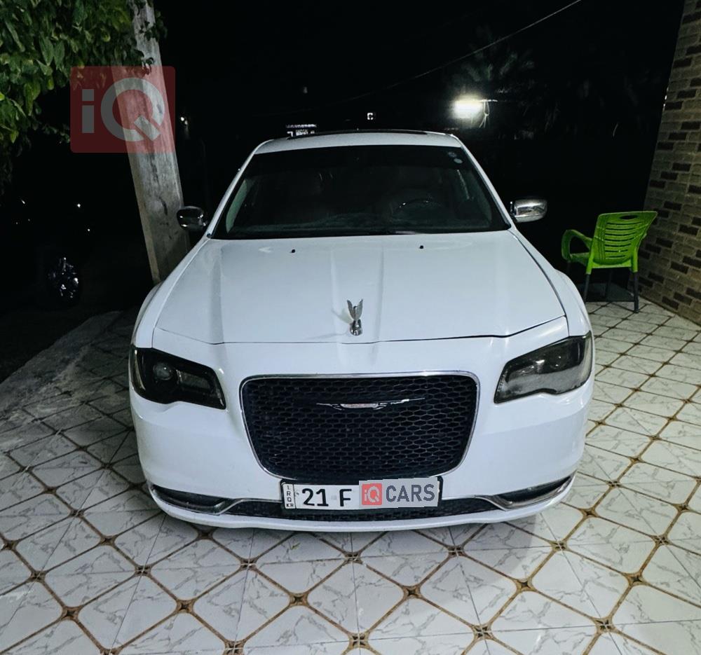 کرایسلەر 300